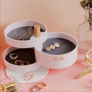 The 2bandits tiered cathedral tray